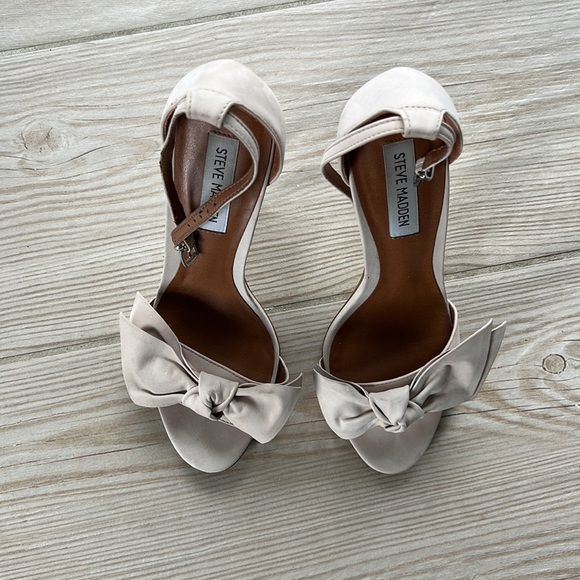 WORN ONCE- Steve Madden size 7 nude/beige heels - Picture 3 of 4